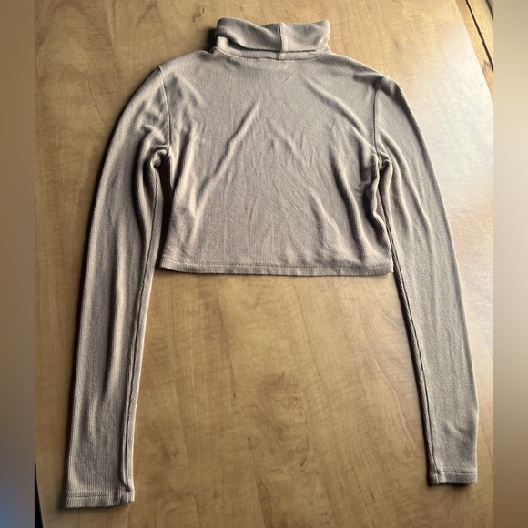 Beige Cropped Turtleneck Sweater - Picture 3 of 3